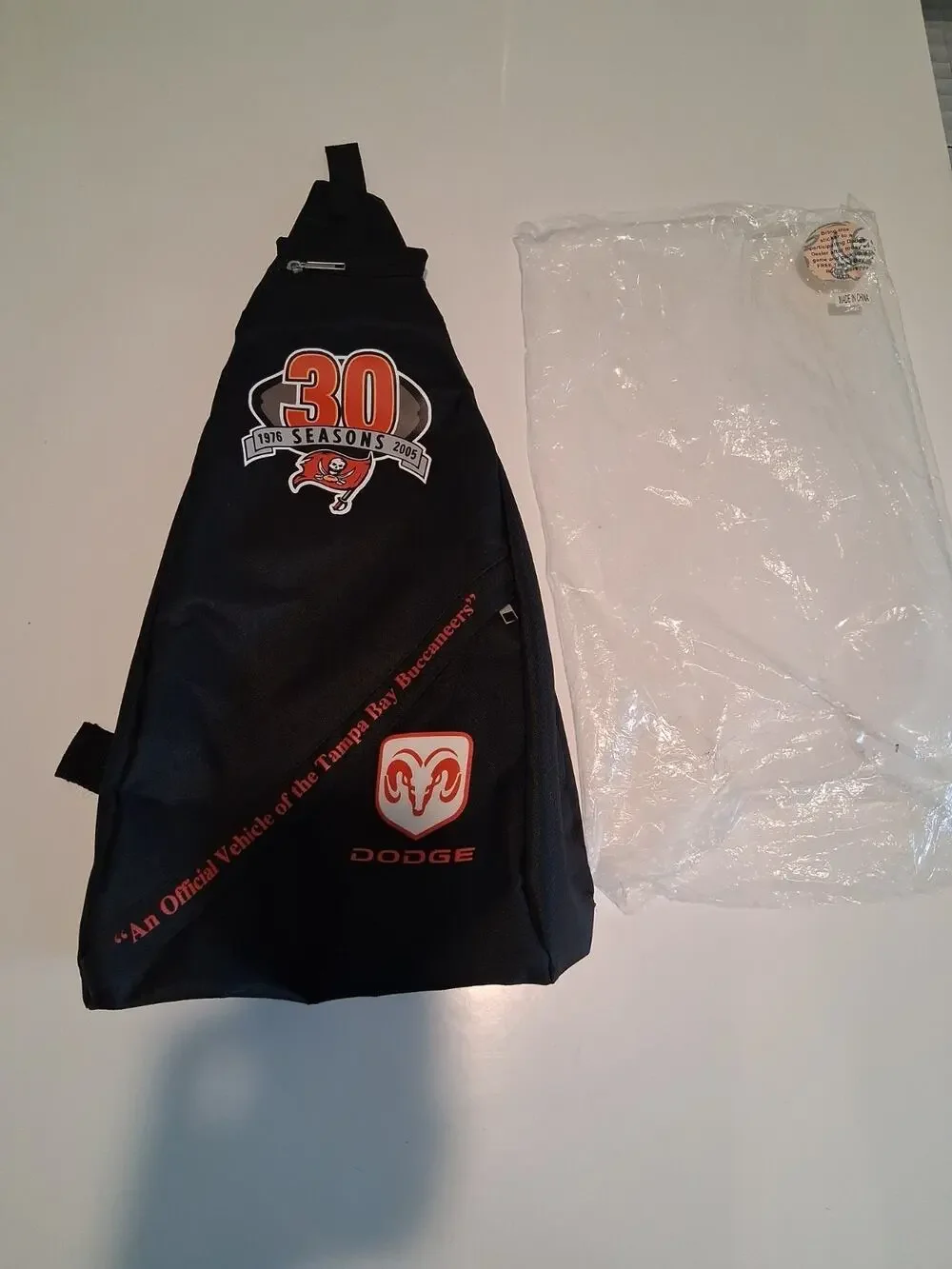 VTG Tampa Bay Buccaneers Dodge 30 Seasons 1976-2005 Black Sling Backpack Bag NOS
